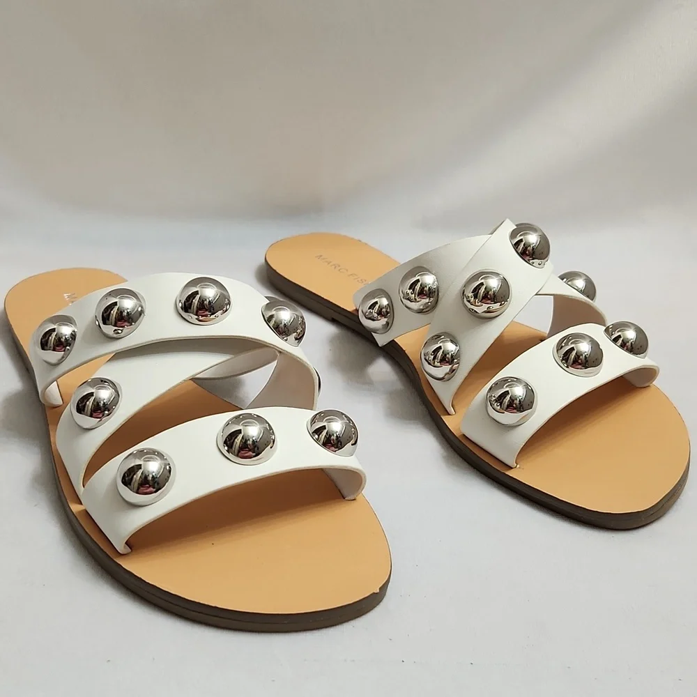 Marc Fisher Bryte 2 Flat White Silver Large Studded Summer Sandals (W Size 8)